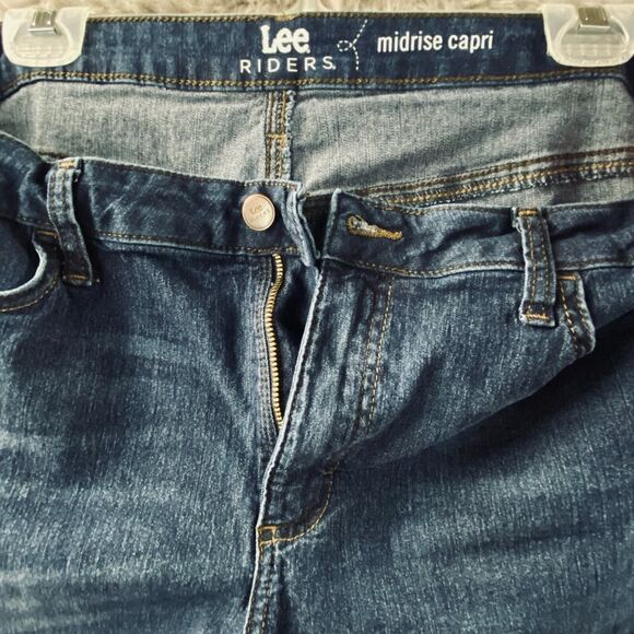 Lee Riders Women’s Midrise Capri Jeans Dark Wash Stretch Denim Casual 34x21 - Picture 4 of 11